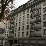 Les Beaux Jours, * Tours